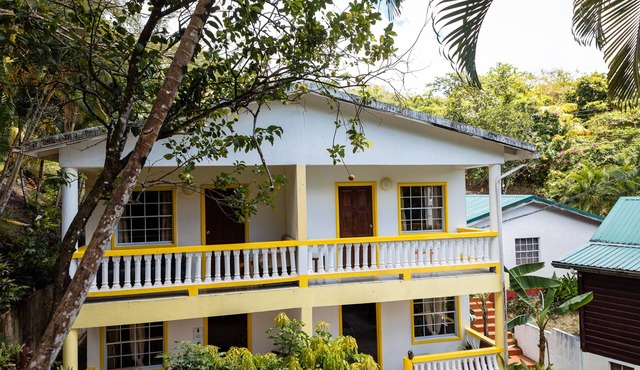 Peaceful apartment in Marigot bay 2 mins walk to the beach