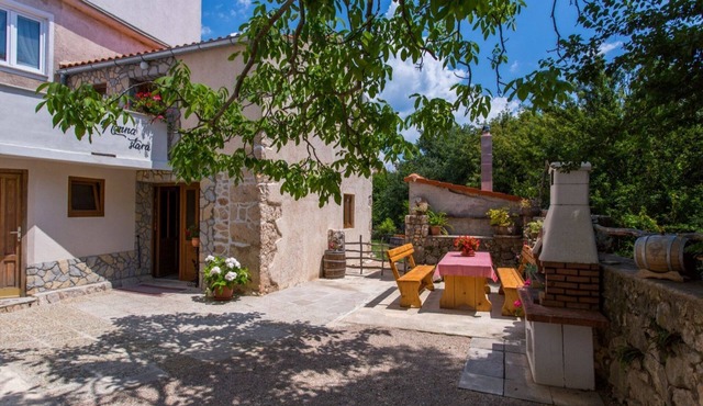 Peaceful Getaway in Polje with Garden in Polje