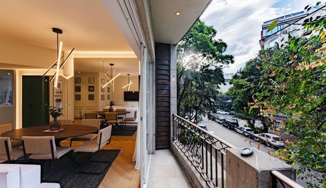 Polanco Gem with Balcony and Office Nook in Ciudad de México