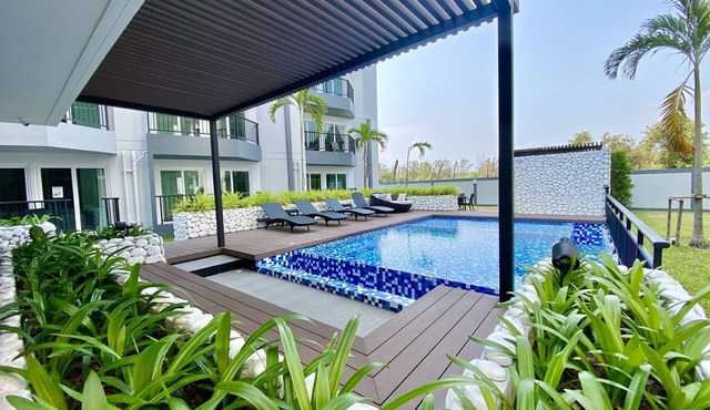 Pool view Studio, 2 minutes to the beach in Klaeng