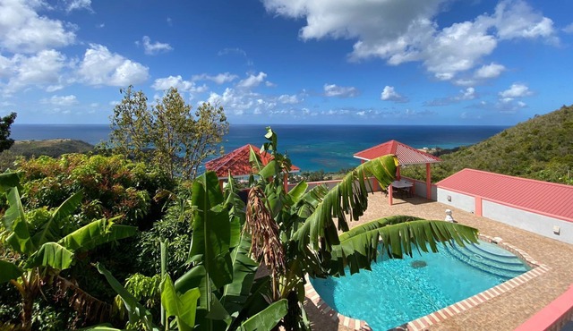 POOL with stunning sea view, 10min to the airport, 14min walk to Laborie beach