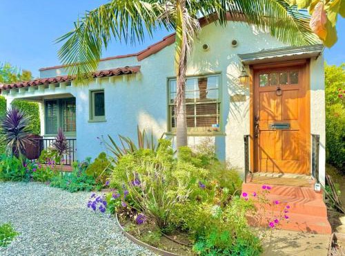 Prime West Los Angeles 4 Bedroom 2 Bathroom House in Los Angeles