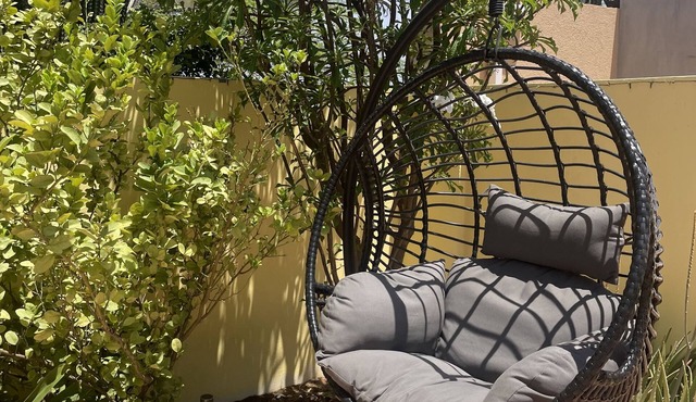 Private 2 bedroom house with a garden view