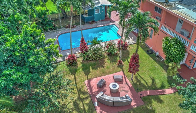 Private Country House w Pool & Solar Backup