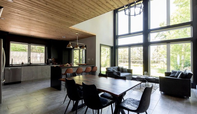 Private Estate getaway near golf, beaches and attractions in New Glasgow