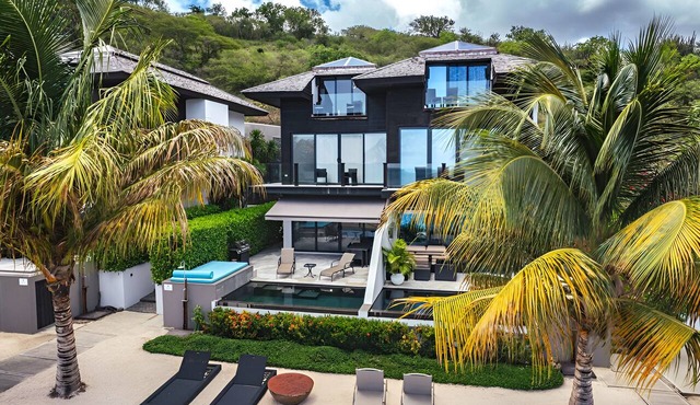 Private Oceanfront Haven in Antigua with Resort-Style Luxury! Private Pool!