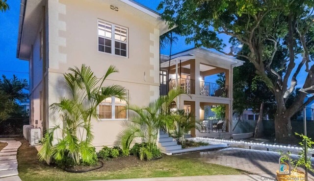 Private Porch Near Dover Beach and St. Lawrence