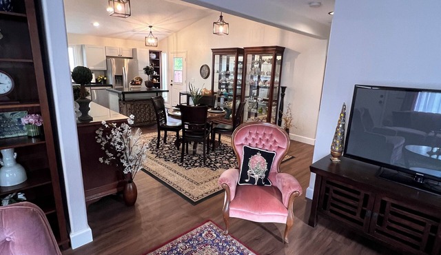 Private Residence Near Downtown & Amenities in Canby
