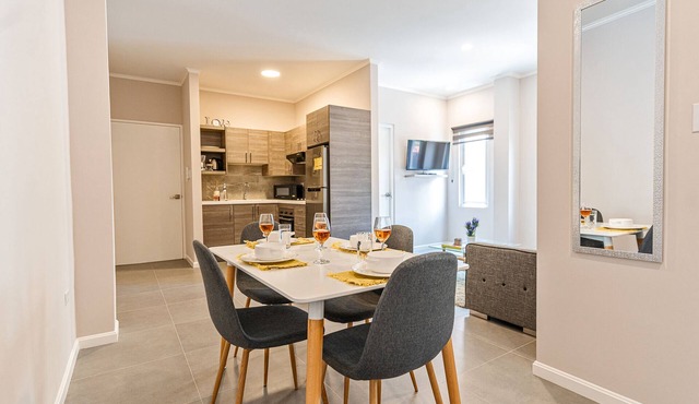 PROMO 5% WEEKLY/10% MONTHLY DISnWalking distance to beach, and Renaissance Mall