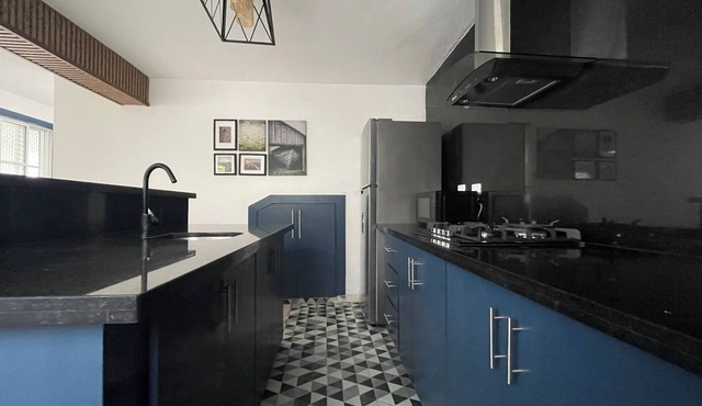 Relaxing Getaway Near The Beach: Cozy 2 Bedroom Apartment