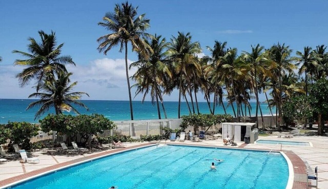 Royal Palms Oceanfront 2 Bedroom Pool Beach Balcony Parking