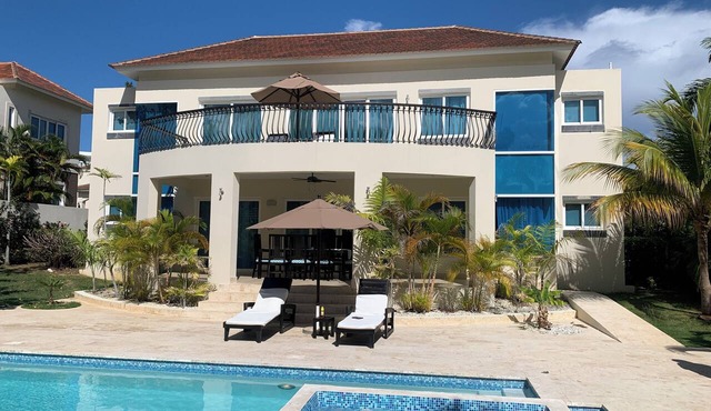 Royal Villa Spacious 4-bedroom house in tranquil Puerto Plata. January 22-28th