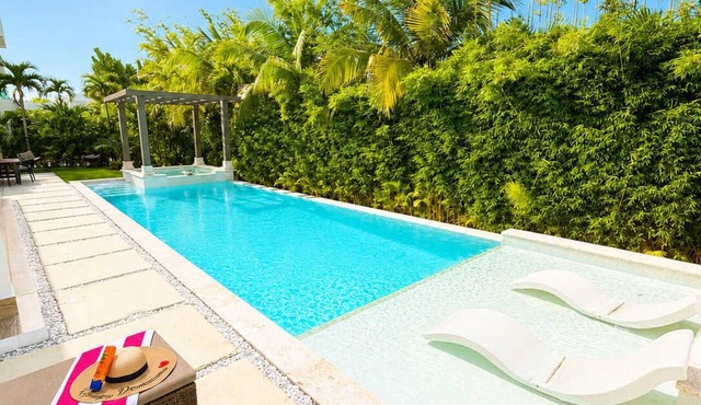 Santorini Pool Villa | Rooftop Sea View Sleeps 15