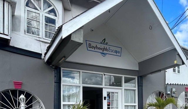Scenic Bay Retreat: Your Perfect Getaway