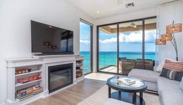 Sea Dreams 3-Contemporary 3 BR Condo w/panoramic views