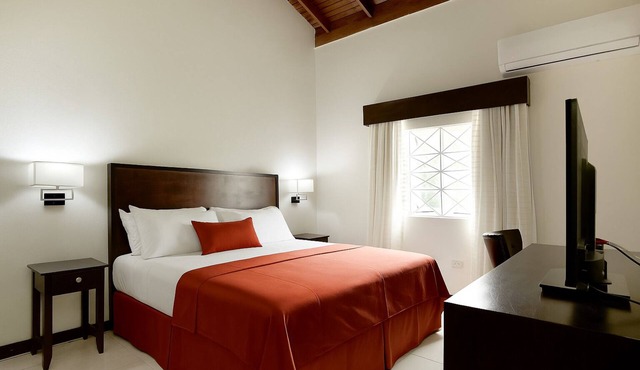 Shirley Retreat Hotel