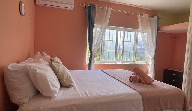Skyline Suites, Queen, Ocean views by RedAwning