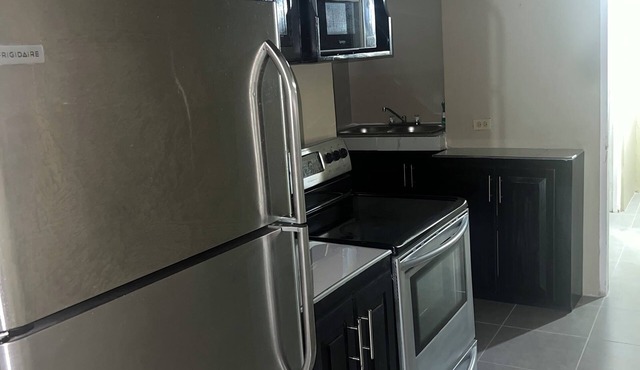 Sleeps 9 4 Queen Beds Charming 2BR Apartment with AC & WiFi