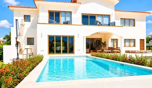 Sleeps up to 22 | Estate Pool 6bd Villa Corner Lot