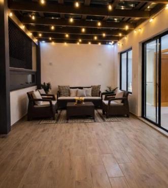 Spacious 4BR Penthouse Patio Perfect for Groups