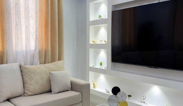 Spacious 3 bedroom apartment with WiFi, air conditioning in Romana del Oeste