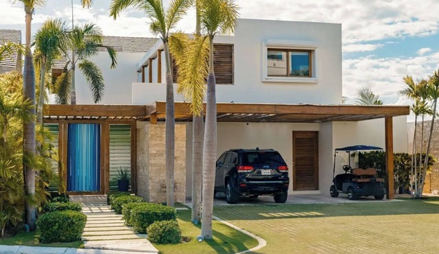 Spacious 4-bedroom villa with WiFi, AC in charming Cap Cana, Punta Cana