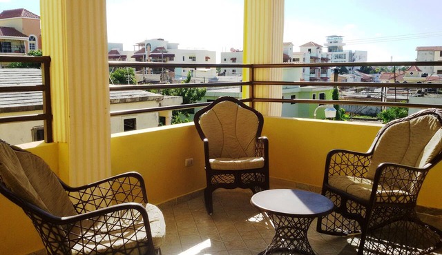 Spacious Apartment with 3 Single Beds Near SDQ Airport Free Wi-Fi & Parking