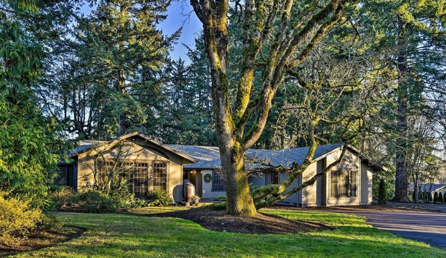 Spacious Hillsboro Home ~ 18 Mi to Portland! in Hillsboro