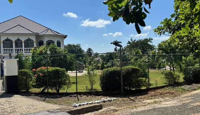 Spacious holiday accommodation with private rooms or a furnished apartment