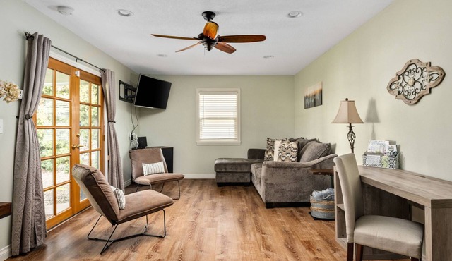 Splendid Location, Single Level, Pet Friendly, Huge Fenced Yard, BBQ, Games, Next to School Fields in Hillsboro