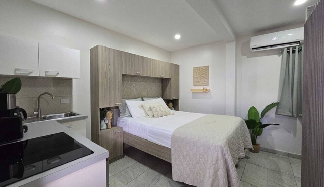 Standard Studio in Aruba, pool, walking distance to Eagle Beach!