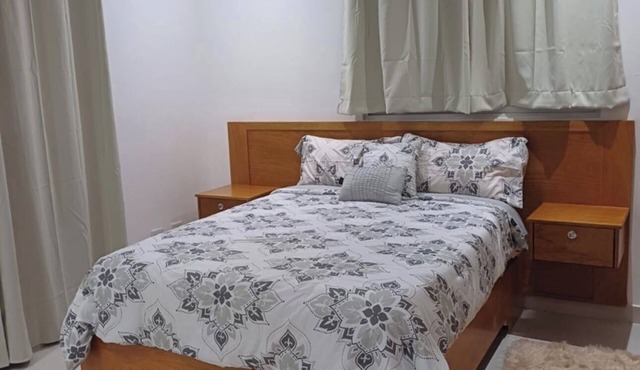 Stay at luxurious exclusive condo 10 minute walk from caleta beach