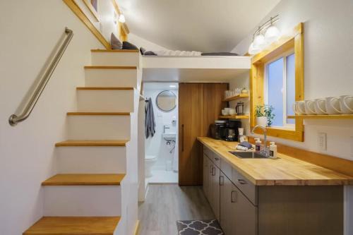 #StayInMyDistrict Overlook Backyard Tiny Suite in Portland