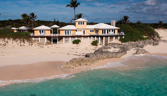 Stunning 3+ Bed/4-Bath House with Private Dock, Pool & Direct Beachfront Access!