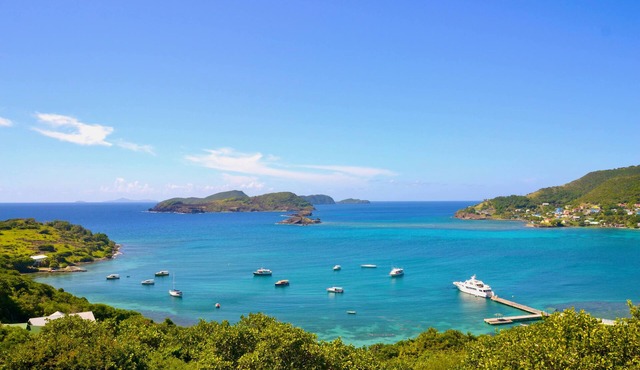 Stunning 3 Bed Villa overlooking Friendship Bay