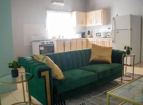 Stylish 2-Bed Sleeps 3 Cosy & Comfortable
