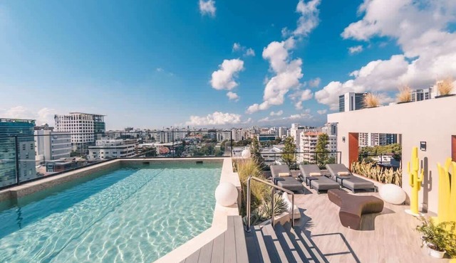 Stylish Apartment in Piantini: Pool & Gym