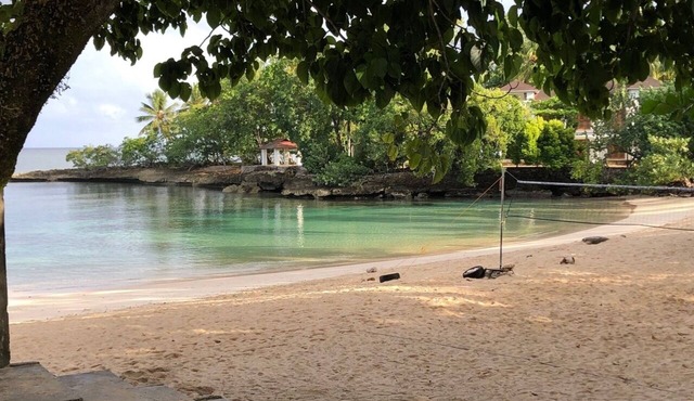 Suite 4: Standard One Bedroom 1 Block to Beach