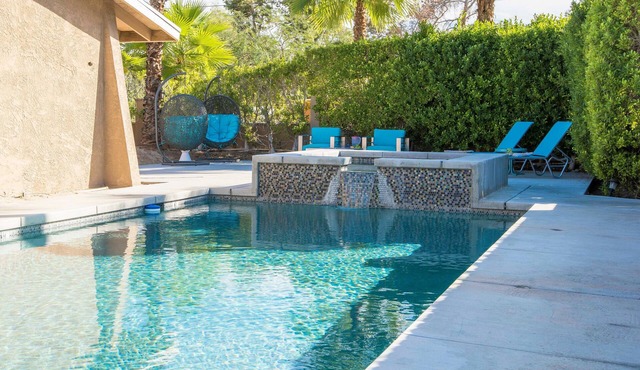Sunny Palms at Warm Sands - Designer Pool Home in Palm Springs