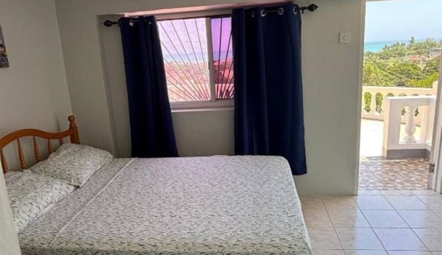 Superstar Living - Room#01 with AC : Double bed with Balcony & sea view