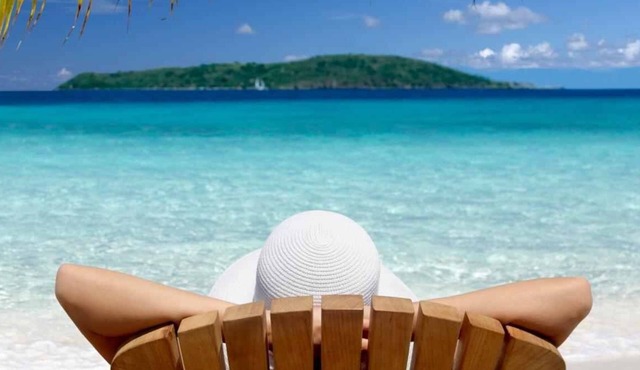Taino Beach Cub Resort Bahamas. Paralia