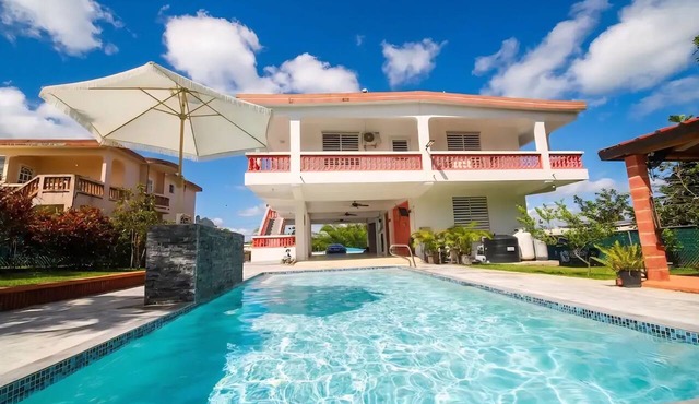 The Coral Oasis: Mountain Views and Pool Paradise