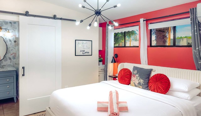 The Edie Suite · Palm Springs Pool & Hot Tub in Palm Springs