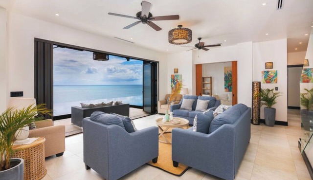 The Escape You’ve Been Looking For! Private Pool, Balcony, Antigua Views!