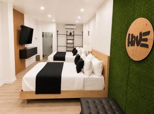 The Hive Boutique Hotel Pool Suite 108