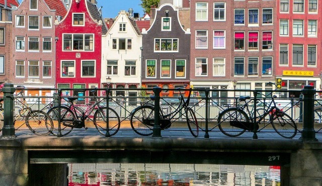 The Perfect Amsterdam Apartment accommadtes 6! in Amsterdam