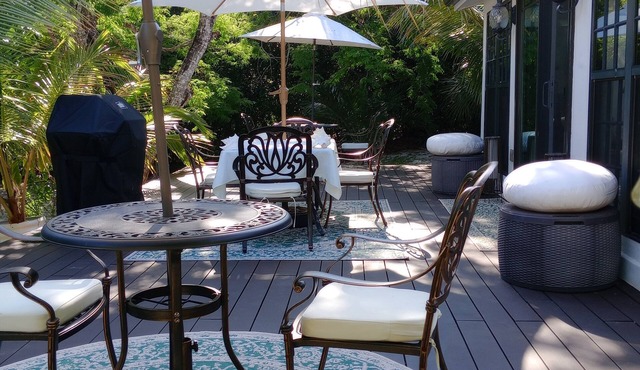 The Pilot House - Private 4-Suite Estate, Sleeps 8