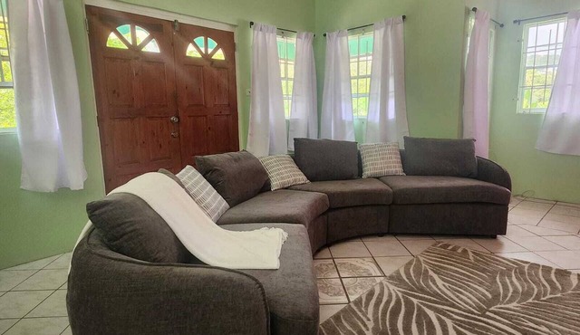 Tranquility House - 3 bedroom in the heart of charming Balata