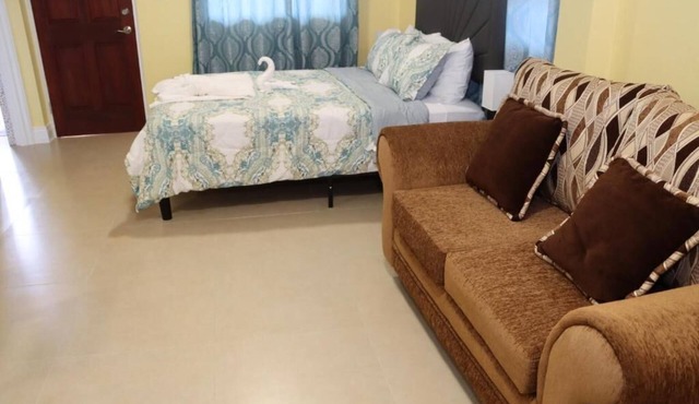 Union Hilltop Paradise Villas - Cozy Studio Villa with Modern Comforts 4