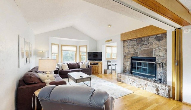 Updated Three-Story Home with Fast WiFi, Fireplace, & Ski Resort Views in Breckenridge